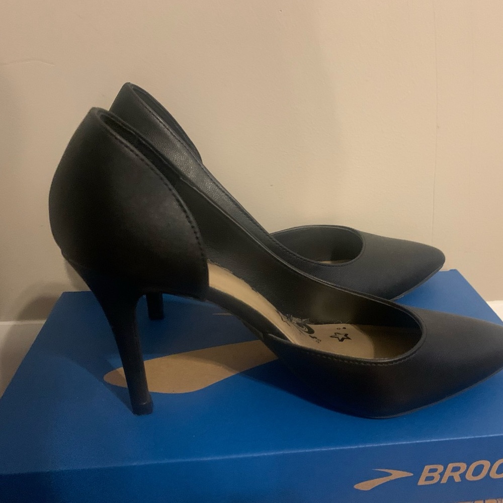 Black closed toed heels!